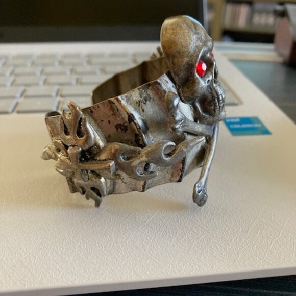 A Custom Made Skull & Crossbones Cuff Bracelet with red crystal eyes. - Picture 3 of 6